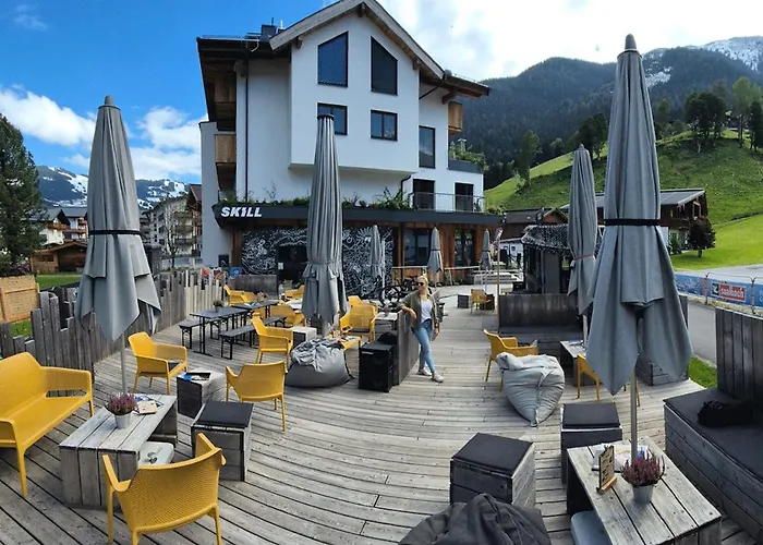 Skill Mountain Lodge - Ski Und Bike Hostel Im Sommer Mit Joker Card
