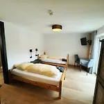 Skill Mountain Lodge - Ski Und Bike Hostel Im Sommer Mit Joker Card