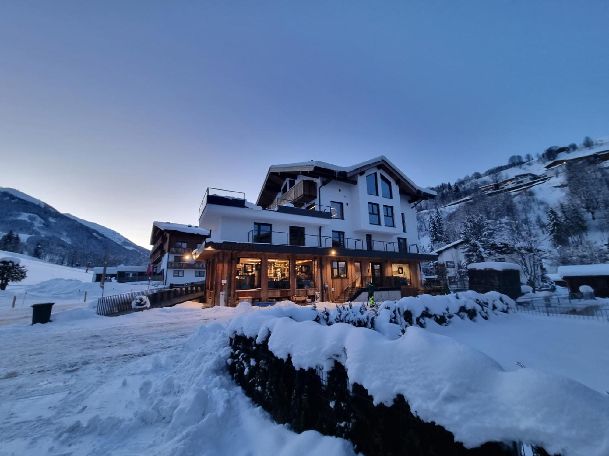 Skill Mountain - Und Bike Im Sommer Mit Joker Card Hostel *
