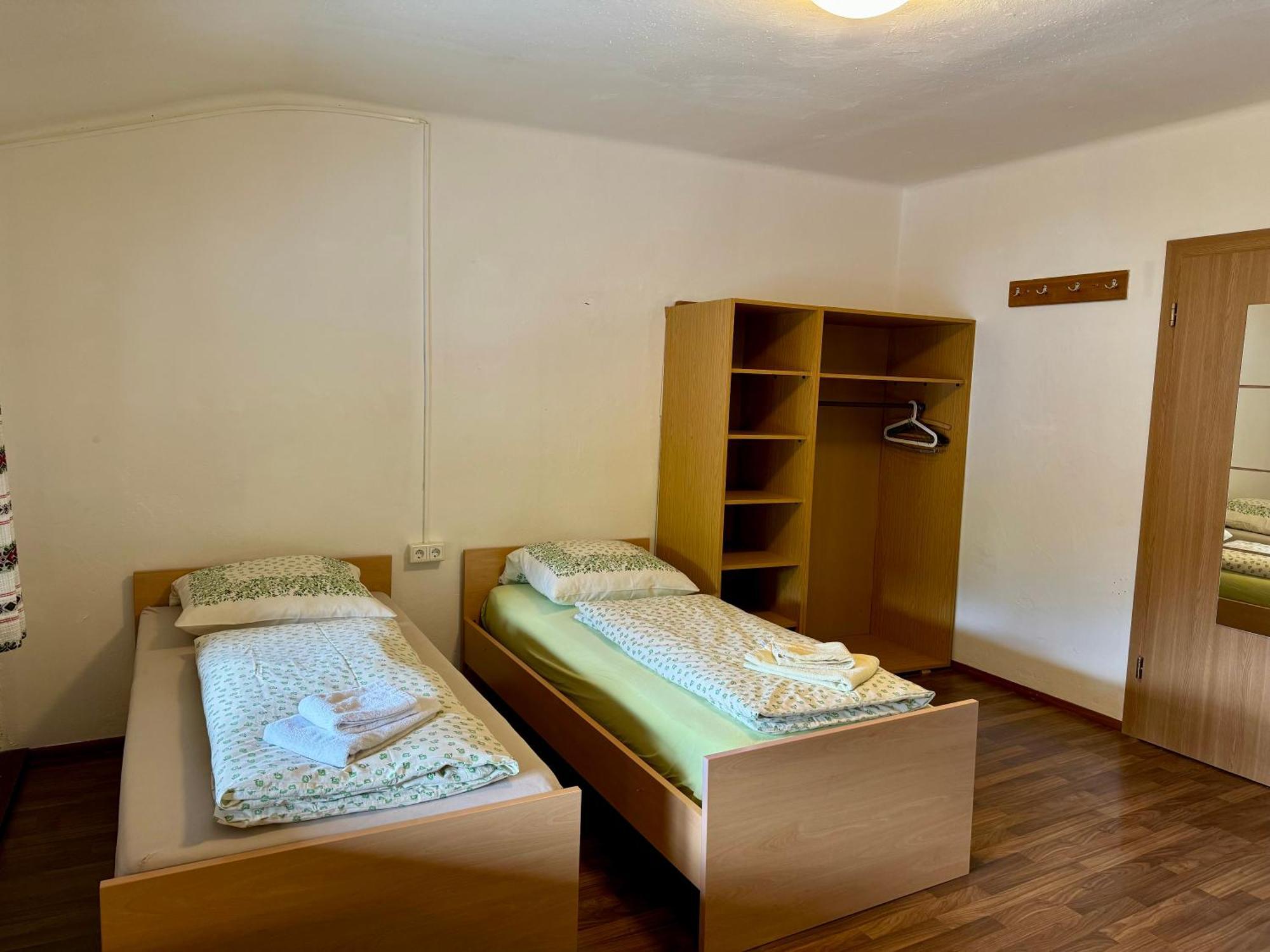 Skill Mountain - Und Bike Im Sommer Mit Joker Card Hostel *