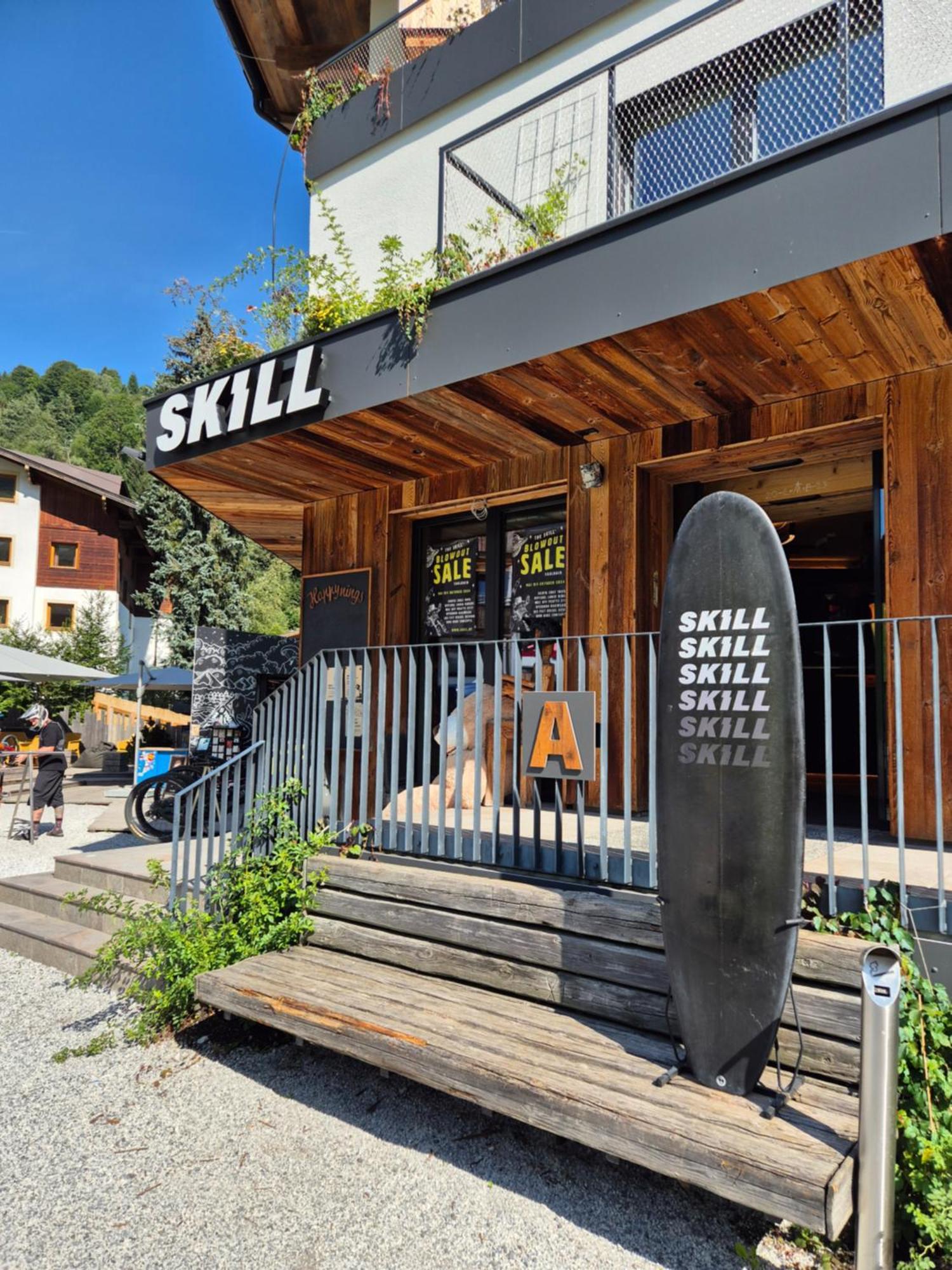 Skill Mountain - Und Bike Im Sommer Mit Joker Card